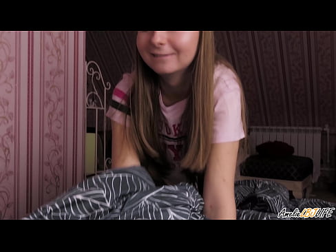 ❤️ Blondie waxay si qoto dheer u nuugtaa BFF's waxayna ku dhufanaysaa afkeeda ❤️❌ Porno Guri  ️❤